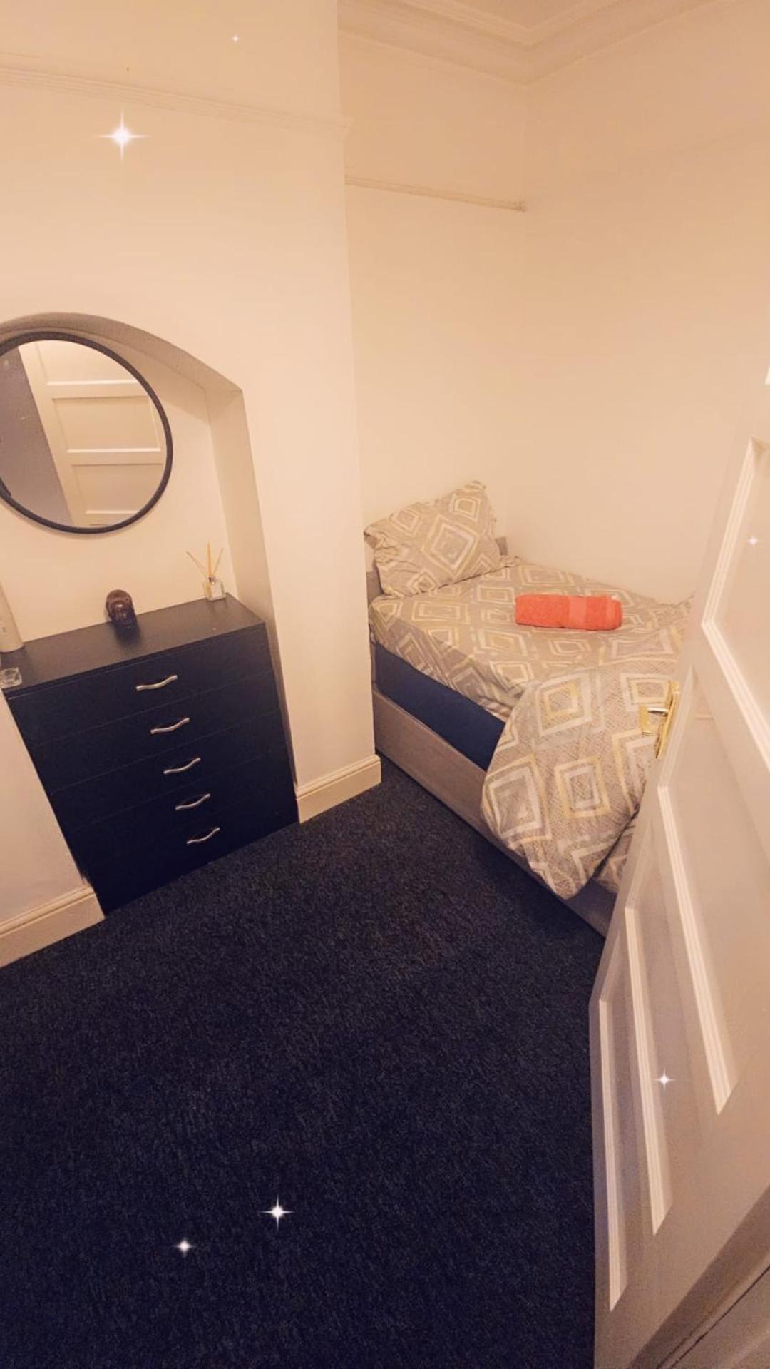 Sariyu Space Luton 2 Guest house